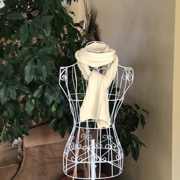 Accessories - Ivory knit scarf